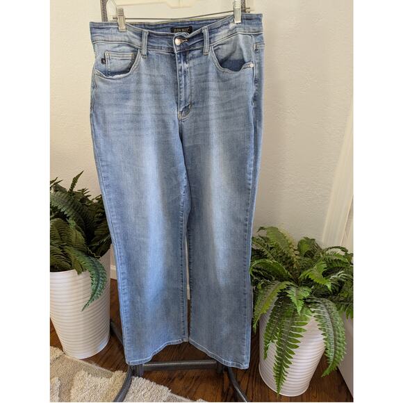 Judy Blue Mid Rise Straight Fit Women's Denim Jeans Sz 14W - Picture 1 of 15